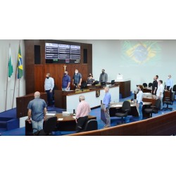 Vereadores da Câmara de Campo Largo realizam sessão ordinária no dia após as eleições municipais
